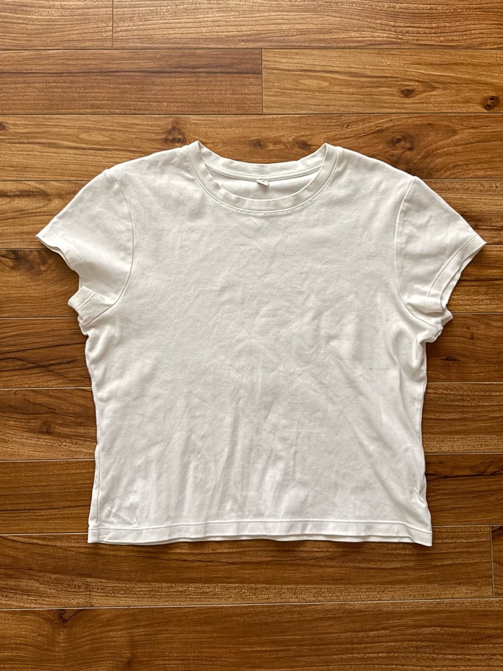 Uniqlo White Short Sleeve Basic Crewneck Tee Size L